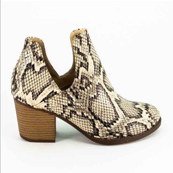 CAMILLE - Picture 2 of 3